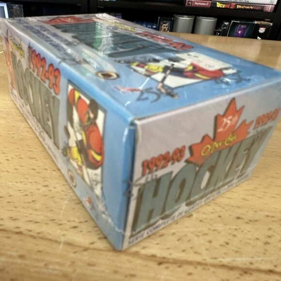 1992-93 O-Pee-Chee Hockey, factory sealed Complete Set, 25th Anniversary - Picture 3 of 4